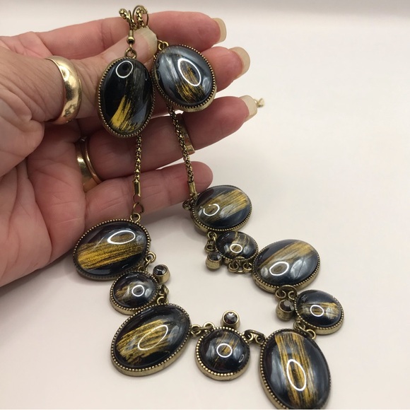 Elegant Blue and Gold-Tone Necklace and Earring Set - Picture 9 of 9